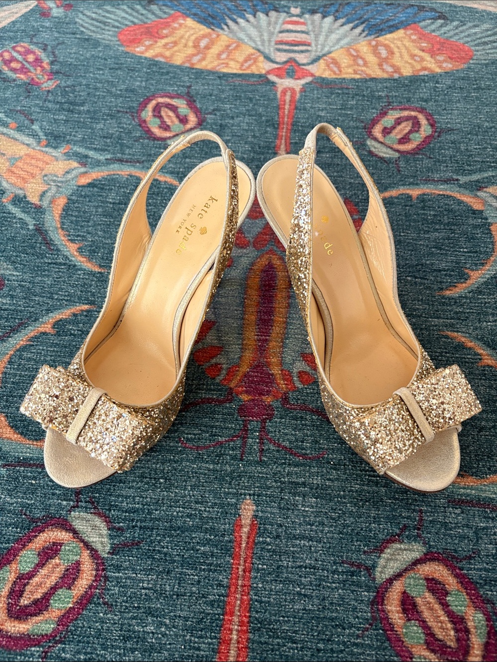 kate spade Gold Charm Glitter Peep-Toe Slingback Heels with Bow Accent 7.5